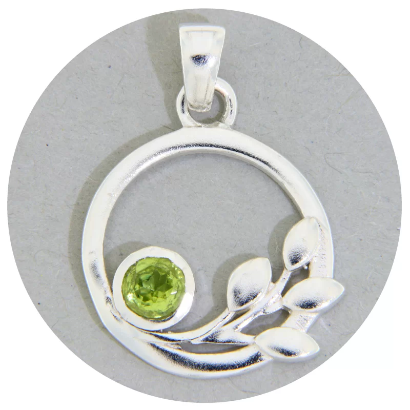 Pandantiv Argint 925 Ramura cu frunze Peridot Natural - Luminozitate si Regenerare