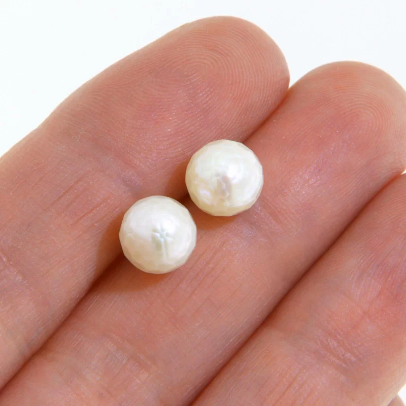  Cercei Stud Surub Aur Galben 14K Perle Naturale de Cultura cu Efect de Fatetare - Textura Unica